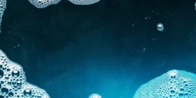 Bolhas na agua da piscina