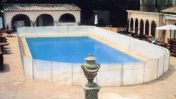 Cerca para evitar sapos na piscina