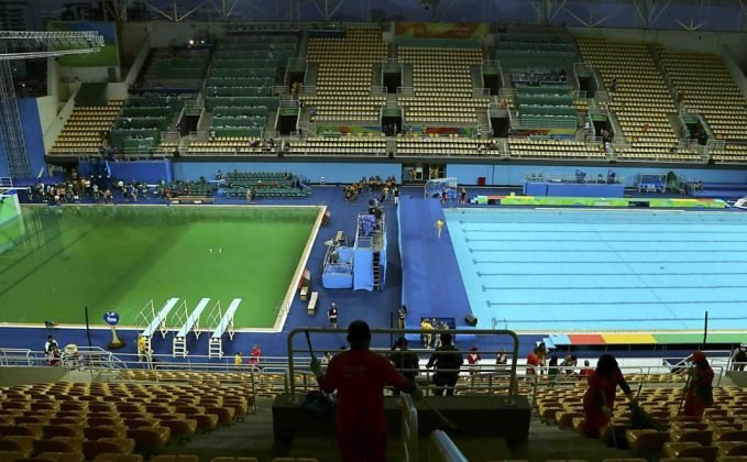 A piscina verde da Olimpíada do Rio 2016