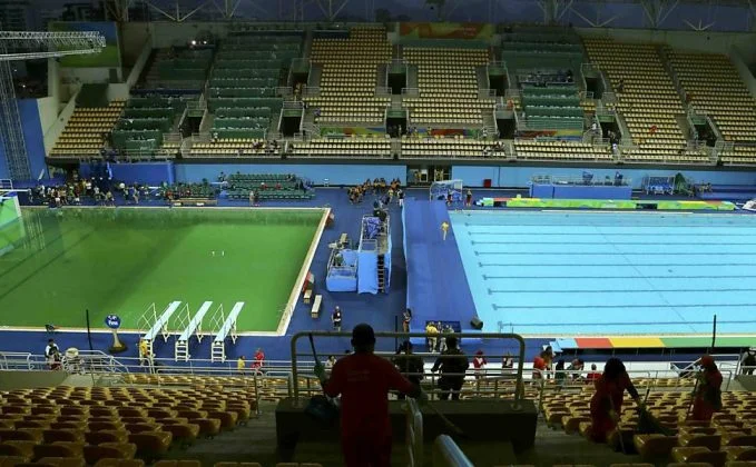 A piscina verde da Olimpíada do Rio 2016