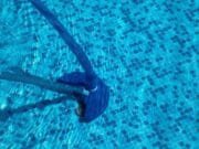 Como Fazer a Aspiração da Piscina