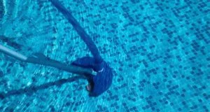 Como Fazer a Aspiração da Piscina